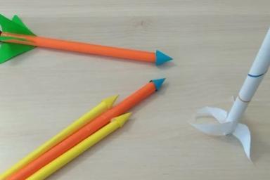 Maquettes de fusées en papier