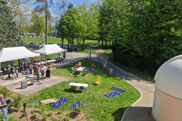 Vue de la terrasse sur l'événement Méga Star Party - Agrandir l'image, fenêtre modale